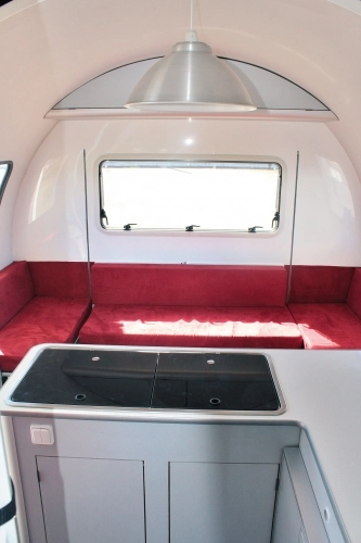 Spojrzenie z kuchni  na część z siedziskiem - zdjęcie 2